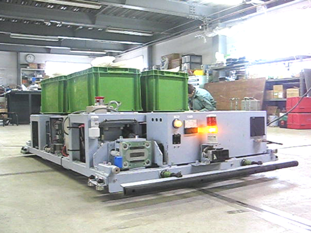牽引型 AGV(車体搬送)