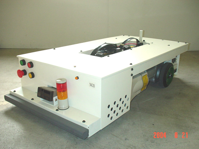低床牽引型 AGV