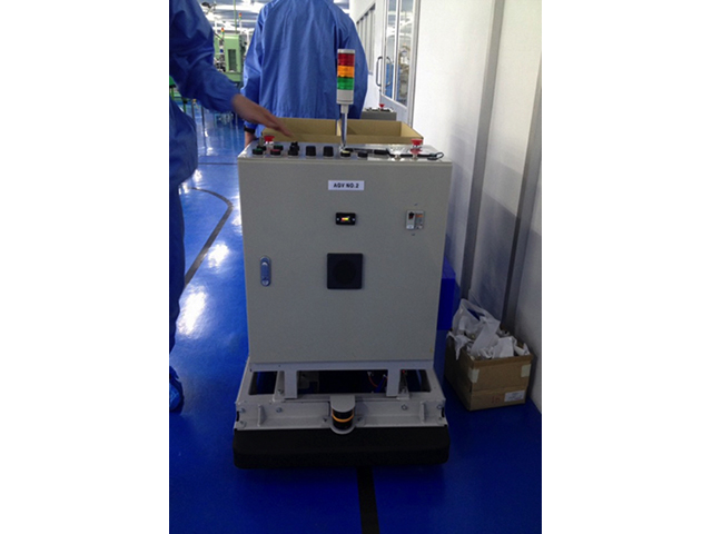 牽引型 AGV
