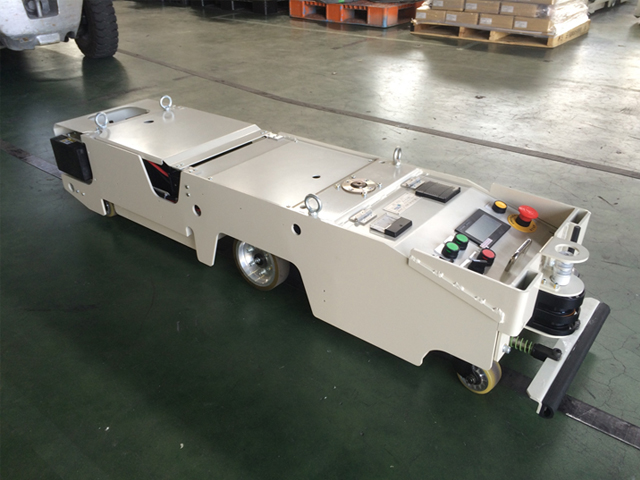牽引型 AGV